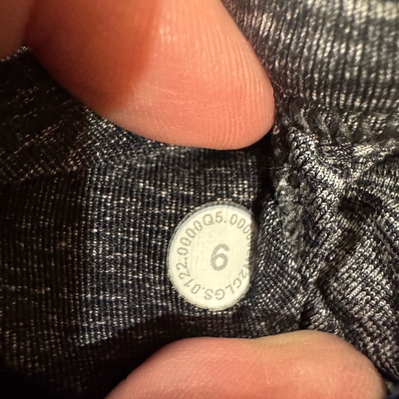 Lululemon Ebb To Street Bra in Charcoal Gray Size 6 - Picture 7 of 8